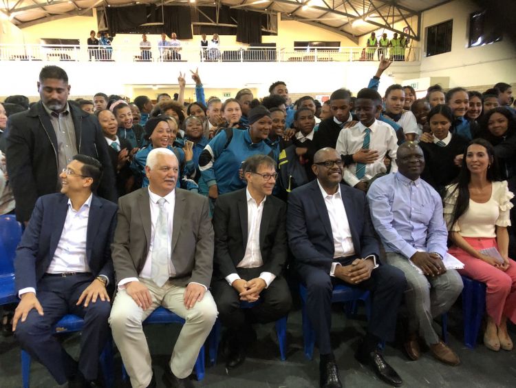 Forest Whitaker and the crowd at the press conference