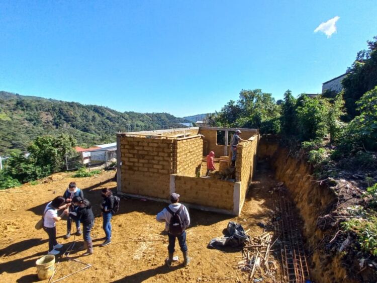 Construction of new Community Learning Center in Mitontic, Mexico