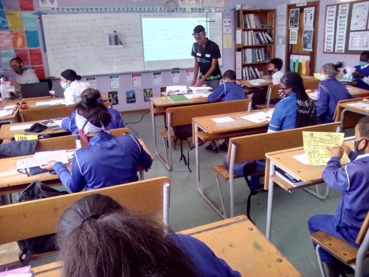 A WPDI Youth Peacemaker teaching students about Conflict Resolution