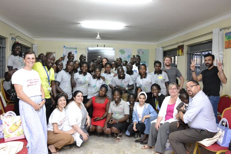 Group of trainers and youth for workshop